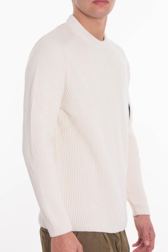 25FW 씨피 컴퍼니 풀 립 크루넥 렌즈 스웨터 19CMKN015A 006608A 103 White - C.P. COMPANY