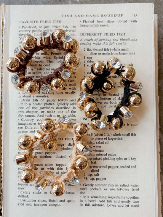  Smith and Co. Design 헤어 액세서리 스미스앤코 디자인 청키 스크런치 브라운 - OTHER BRANDS