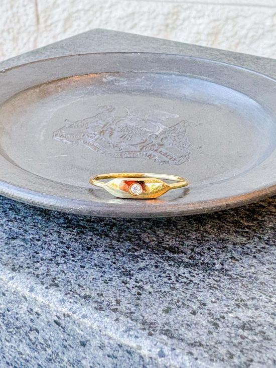  탯치 반지 돌이 박힌 초가 쌓기