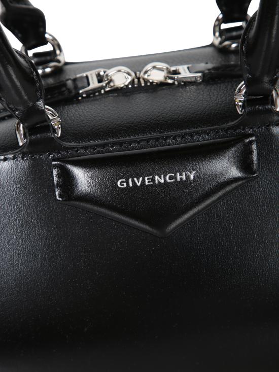 26FW 지방시 안티고나 박스 레더 스몰 이스트 웨스트 백 BB5130B 2B2 001 Black - GIVENCHY
