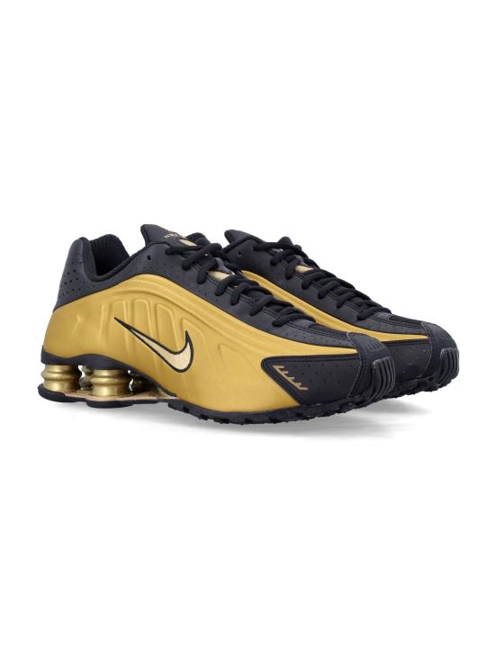 25FW 나이키 샥스 R4 스니커즈 HQ1988 700 METALLIC GOLD - NIKE