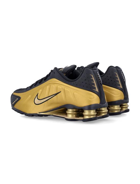 25FW 나이키 샥스 R4 스니커즈 HQ1988 700 METALLIC GOLD - NIKE