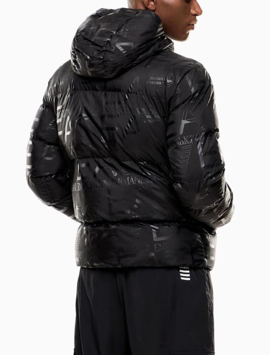 25FW 엠포리오 아르마니 올오버 로고 프린트 패딩 후드 자켓  7M000697AF15969UC001 Black - EMPORIO ARMANI