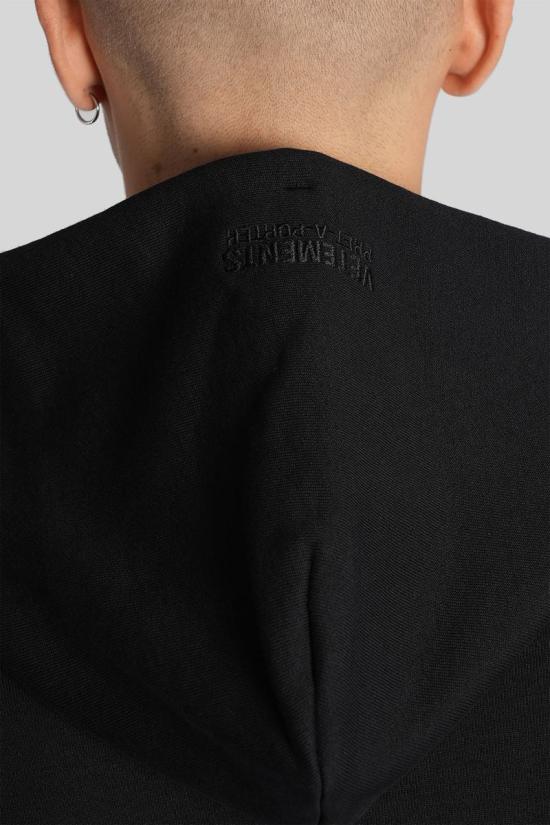 25FW 베트멍 스웨터 430916 UH76ZU100B1302 Black - VETEMENTS