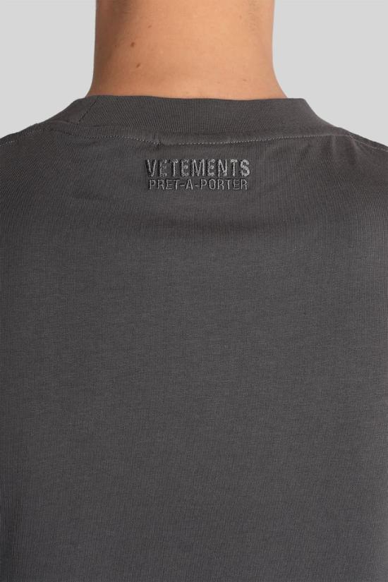 25FW 베트멍 탑 430924 UH76TR600M1000 GREY - VETEMENTS