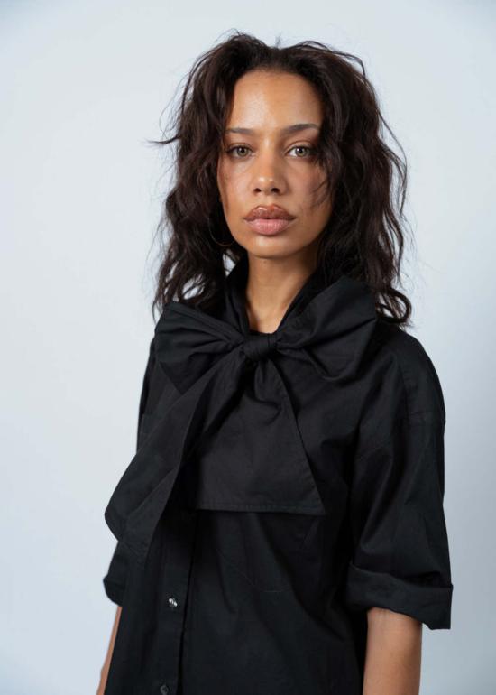  아쿠아리우스 칵테일 블라우스 디어 폴리  블랙 - AQUARIUS COCKTAIL