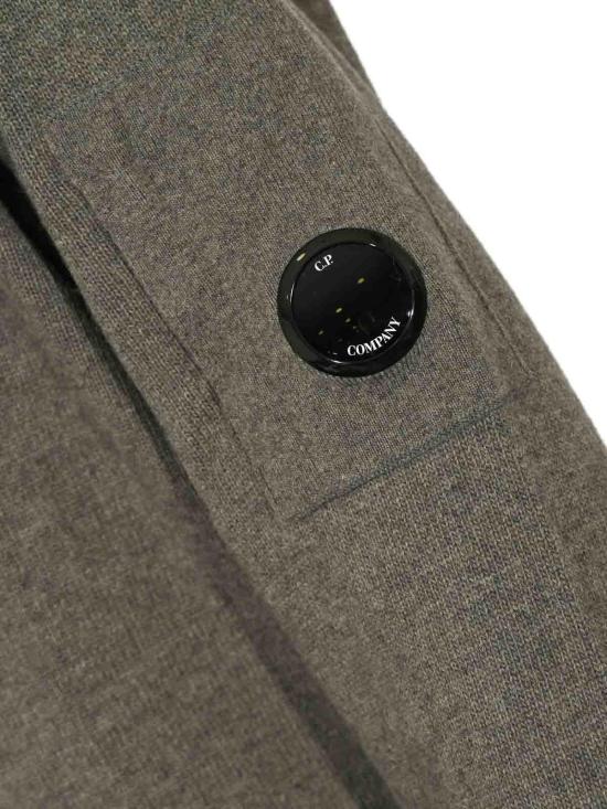  씨피 컴퍼니 램스울 GRS 크루넥 렌즈 스웨터 19CMKN707A110149A921 Grey - C.P. COMPANY