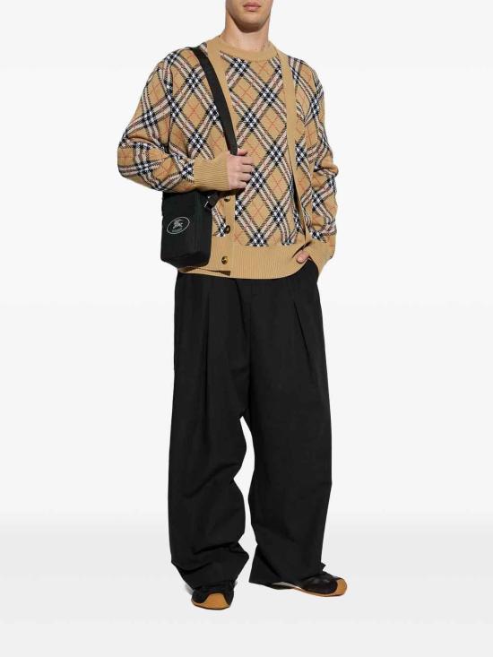  버버리 리버시블 체크 크루넥 스웨터 8111379 Black - BURBERRY