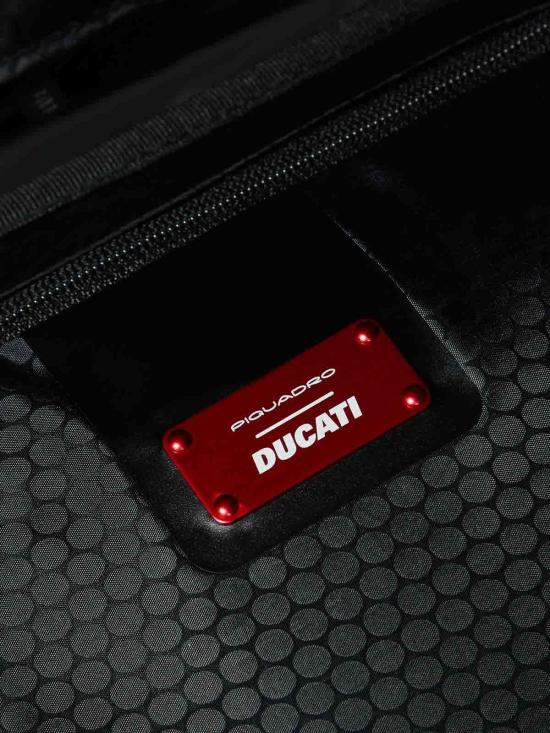  피콰드로 캐리어 BV4425POPDN Black - PIQUADRO