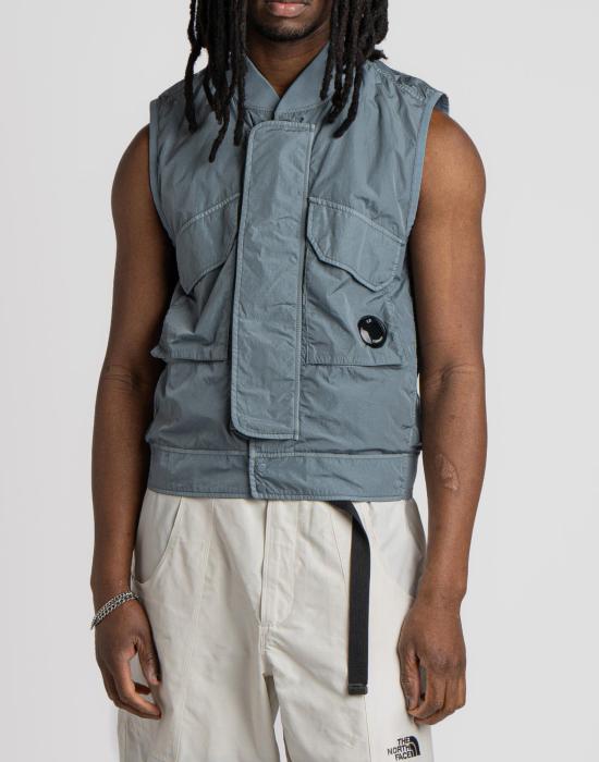 25FW 씨피 컴퍼니 베스트 18CMVE012A005904G872 BLUE - C.P. COMPANY