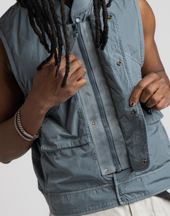 25FW 씨피 컴퍼니 베스트 18CMVE012A005904G872 BLUE - C.P. COMPANY