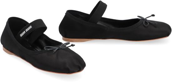 25SS 미우미우 새틴 발레리나 플랫 슈즈 5F794DFDX05QU6 F0002 BLACK - MIU MIU