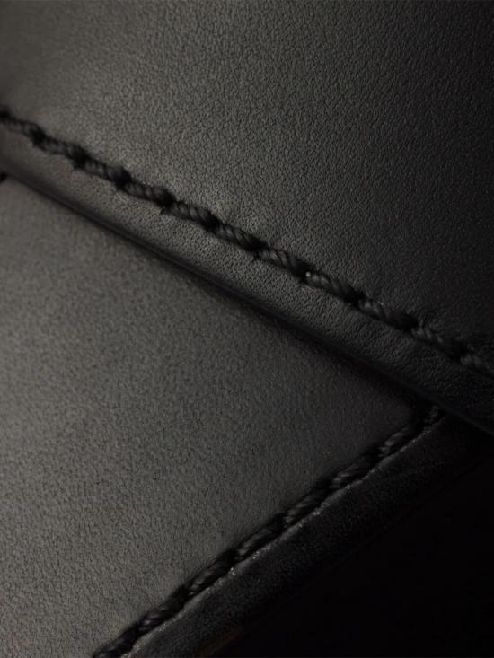 26SS 프라다 레더 크리크로스 버클 슬라이드 1XX778F010248 F0002 BLACK - PRADA