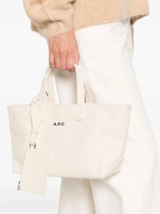 26SS 아페쎄 르 드러머 뚜왈 스몰 토트 백 COHMPF67045 AAD NUDE NEUTRALS - A.P.C.