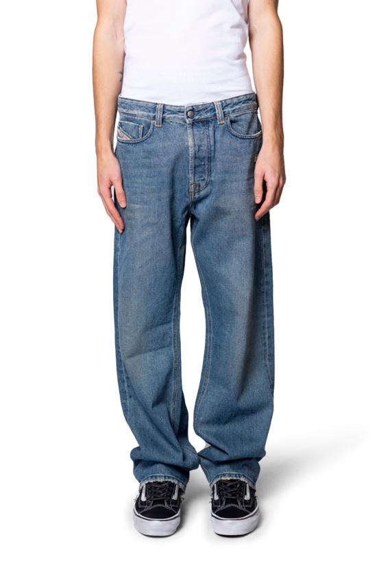 26SS 디젤 스트레이트 팬츠 A15795 09J79 01