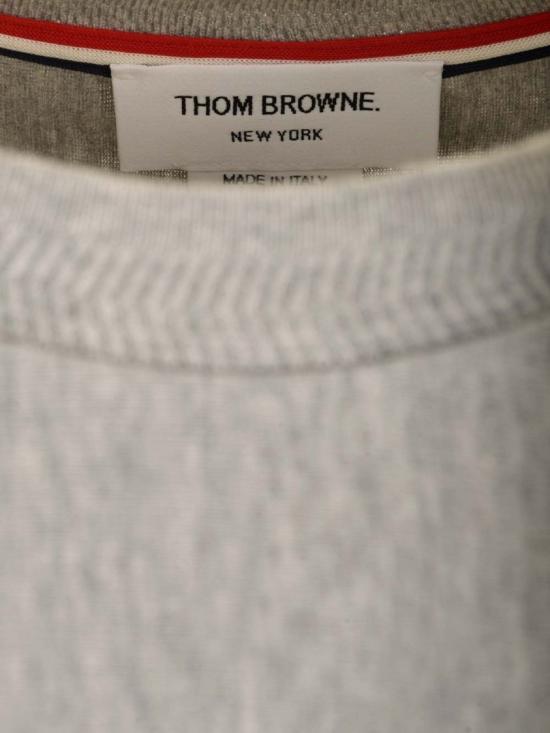  톰브라운 RWB 스트라이프 티셔츠 MJS252AJ0138035 Grey - THOM BROWNE