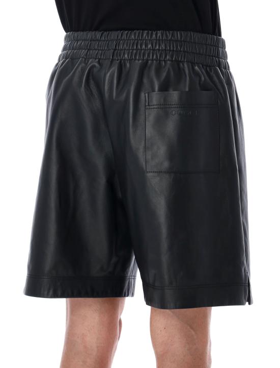 25FW 구찌 레더 버뮤다 832983XNA7N 1000 Nero - GUCCI