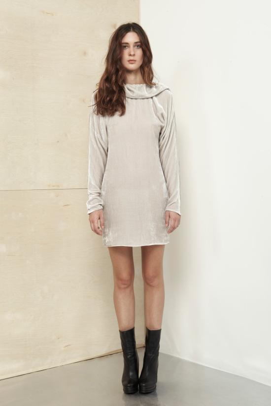  다두라 숏 원피스 다투라 벨벳 보이드 드레스 아이보리 - DATURA