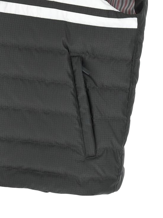 26SS 톰브라운 샤이니 립스탑 라이트웨이트 다운 필 4-바 베스트 MVD036XF1095025 - THOM BROWNE