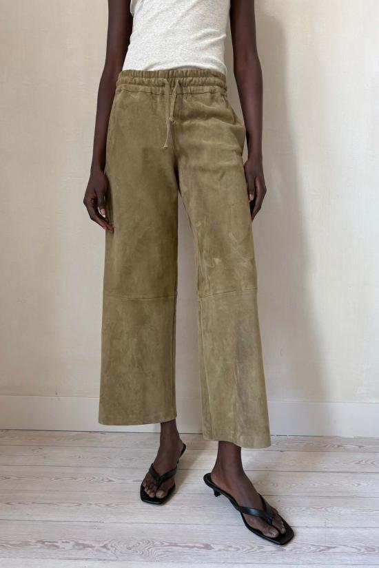  아르마 스트레이트 팬츠 블레어 올리브 스웨이드 팬츠 올리브 - ARMA