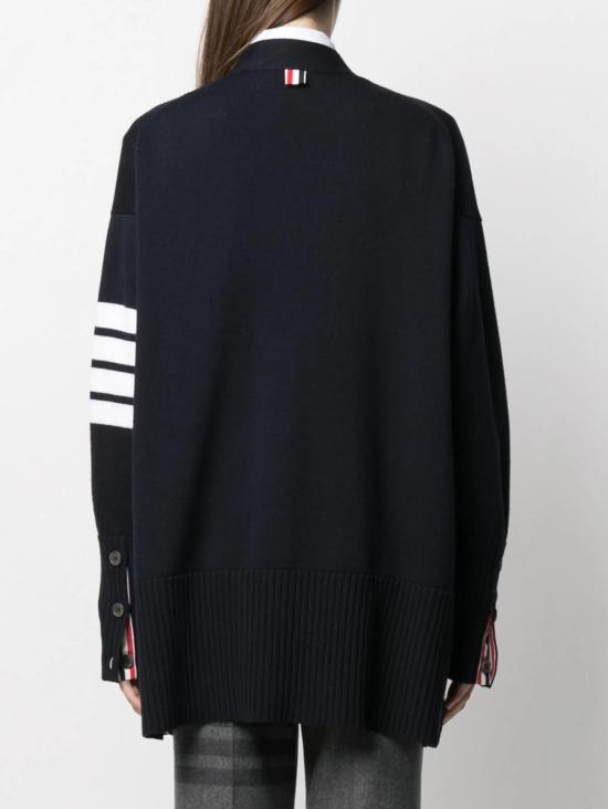 26FW 톰브라운 파인 메리노 울 4바 이그제저레이트 핏 브이넥 가디건 FKC402AY1002 415 - THOM BROWNE