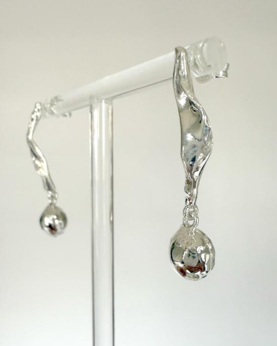  스윔 투 더 문 이어링 아레투사 귀걸이