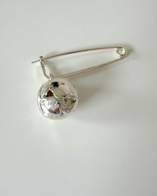  스윔 투 더 문 브로치 페이 핀