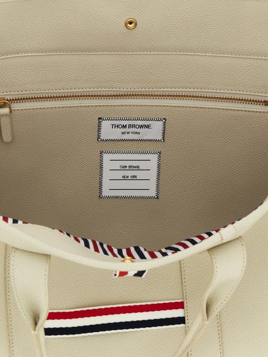 26SS 톰브라운 페블 그레인 헥터 미디엄 툴 토트백 UAG259A00198 KHAKI 250 - THOM BROWNE
