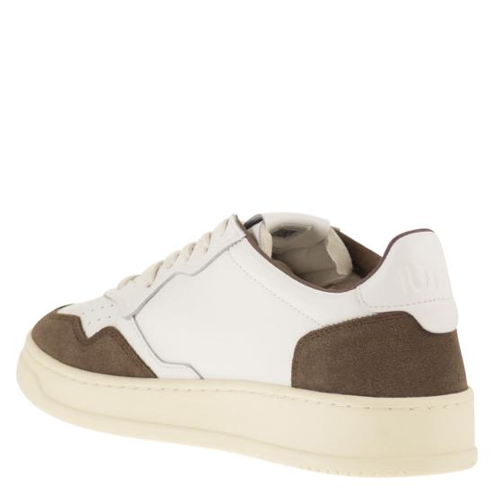 26SS 오트리 메달리스트 로우 스니커즈 AULM WHITE BROWN - AUTRY