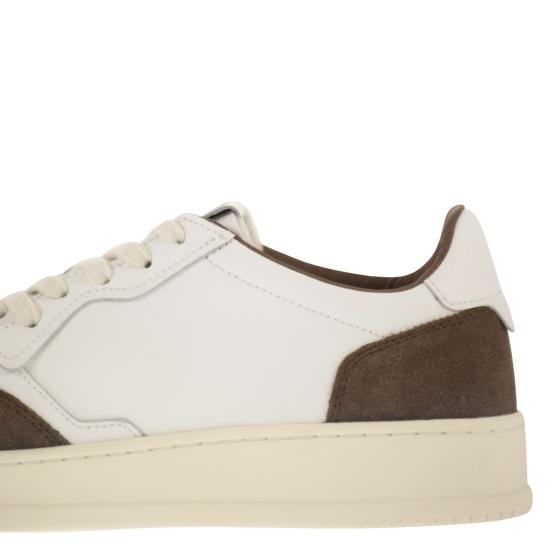 26SS 오트리 메달리스트 로우 스니커즈 AULM WHITE BROWN - AUTRY