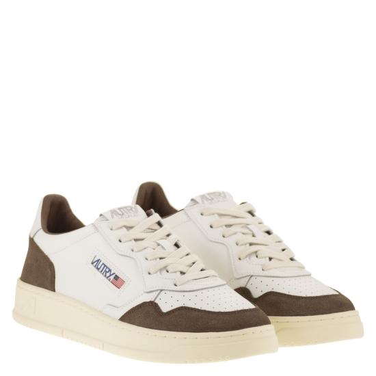 26SS 오트리 메달리스트 로우 스니커즈 AULM WHITE BROWN - AUTRY