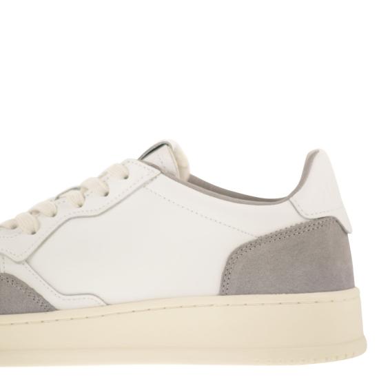 26SS 오트리 메달리스트 로우 스니커즈 AULM WHITE GREY - AUTRY