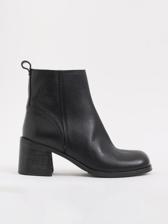 26SS 모마 부츠 M82402CARRNERO Black