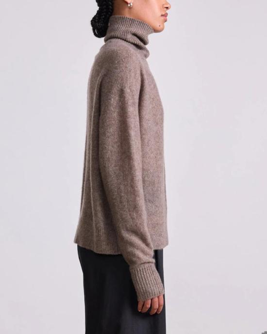  어피스 어파트 터틀넥 Apiece Apart 가장 부드러운 티슈 웨이트  헤이즐넛 - APIECE APART