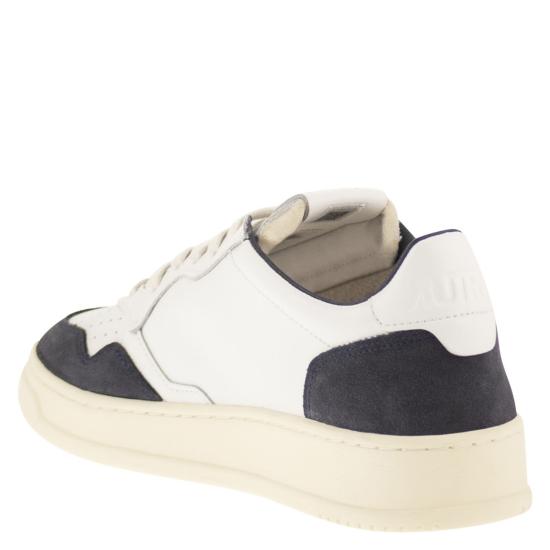 26SS 오트리 메달리스트 로우 스니커즈 AULM WHITE DARK BLUE - AUTRY