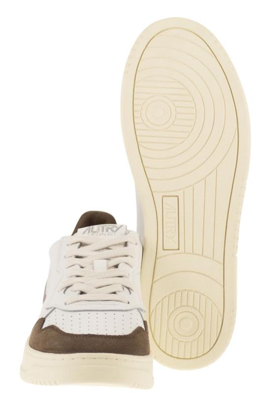 26SS 오트리 메달리스트 로우 스니커즈 AULMFT05 WHITE BROWN - AUTRY