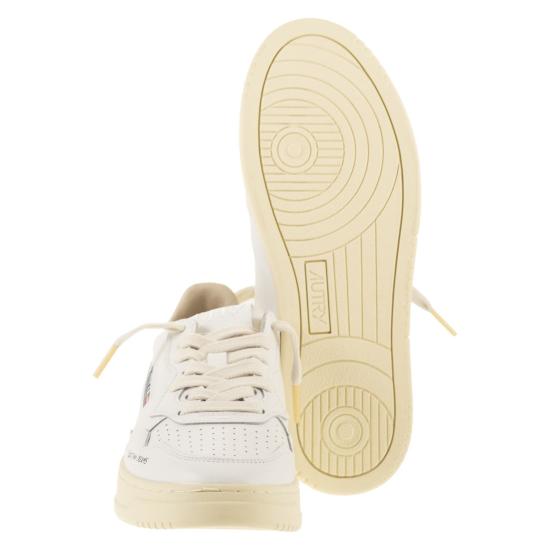 26SS 오트리 스니커즈 AULW WHITE YELLOW - AUTRY