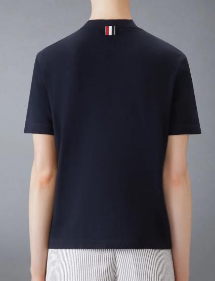 26SS 톰브라운 클래식 피케 4바 티셔츠 FJS207A00050 415 NAVY - THOM BROWNE
