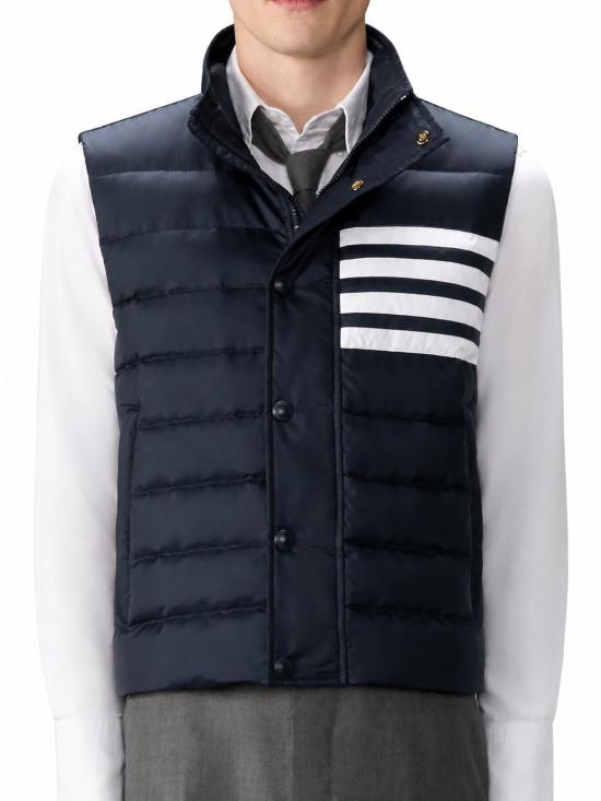 26SS 톰브라운 샤이니 립스탑 라이트웨이트 다운 필 4-바 베스트 MVD036XF1095 415 NAVY - THOM BROWNE