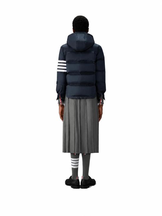 26SS 톰브라운 샤이니 립스탑 라이트웨이트 다운 필 4바 재킷 FBD076XF1095 415 - THOM BROWNE