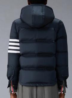 26SS 톰브라운 샤이니 립스탑 라이트웨이트 다운 필 4바 재킷 FBD076XF1095 415 - THOM BROWNE