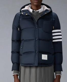 26SS 톰브라운 샤이니 립스탑 라이트웨이트 다운 필 4바 재킷 FBD076XF1095 415 - THOM BROWNE