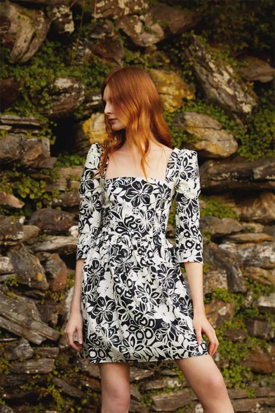  카라 카라 숏 원피스 카라카라 하트 드레스 볼드 플로럴 블랙