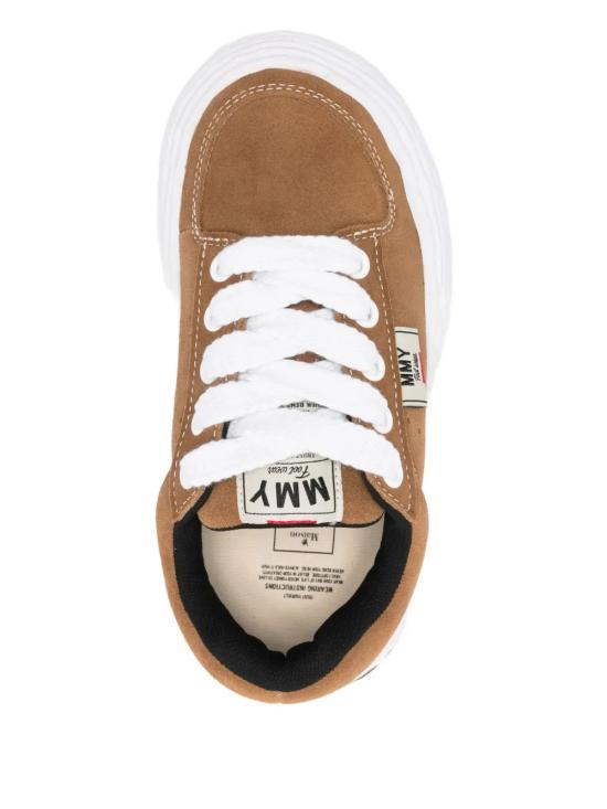 26SS 메종 미하라 야스히로 올리버 OG 솔 스웨이드 로우탑 스니커즈 A15FW702 BROWN Brown - MAISON MIHARA YASUHIRO