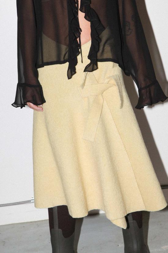  케이코 미디 스커트 KK Co 슬로프 랩 스커트 버터 - KKCO