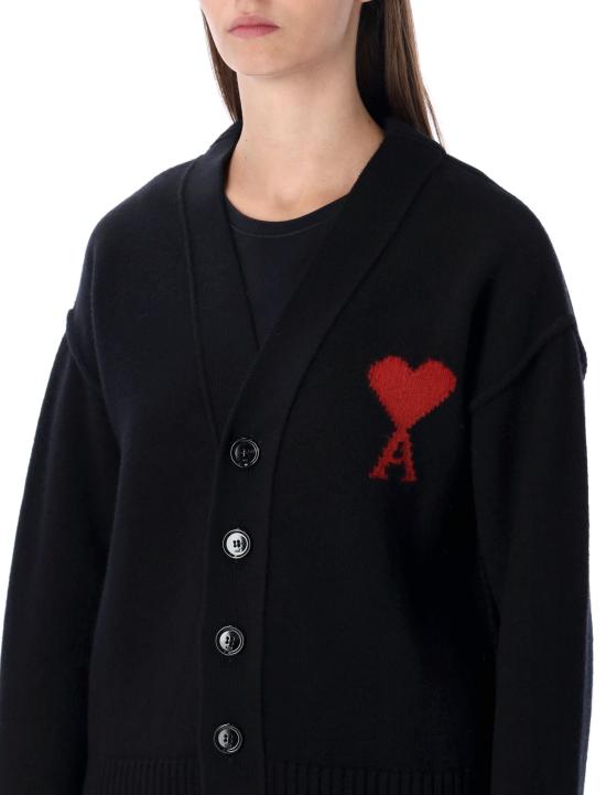 25FW 아미 하트 로고 인타르시아 V넥 가디건 UKC367018 009 BLACK RED - AMI