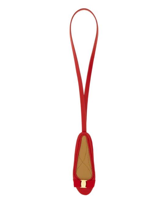 26SS 살바토레 페라가모 키링 221051 0790776 FLAME RED LIGHT CAMEL