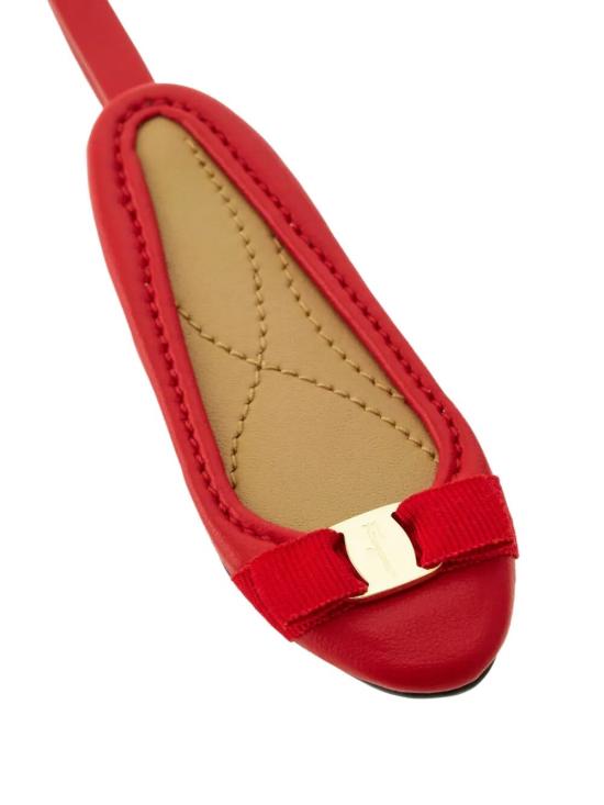 26SS 살바토레 페라가모 키링 221051 0790776 FLAME RED LIGHT CAMEL - SALVATORE FERRAGAMO