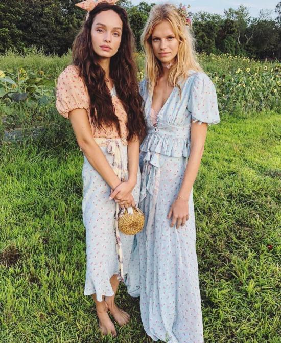  러브쉐이크팬시 블라우스 러브 쉑 팬시 스테프  사르디니아 - LOVESHACKFANCY