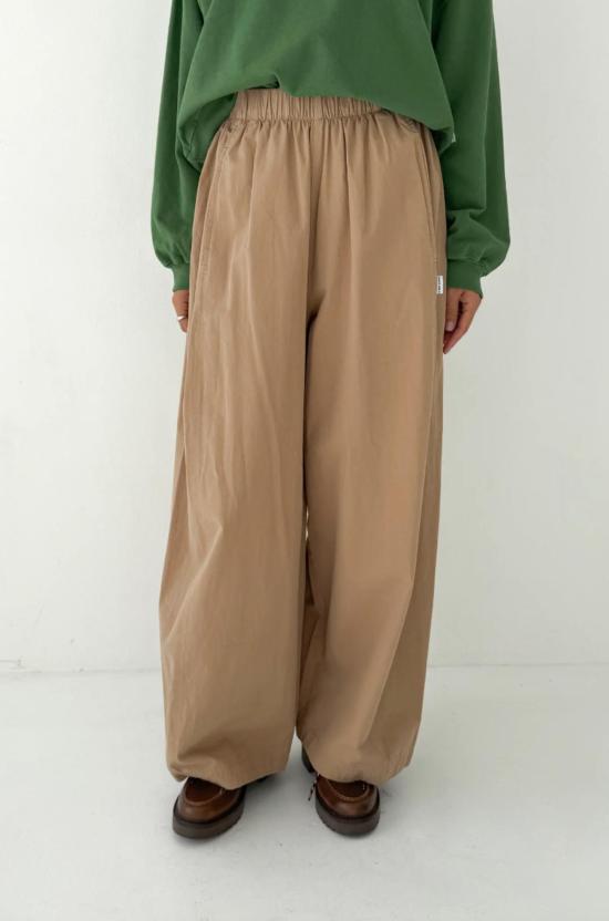  르 본 숍 트레이닝/조거 팬츠 Le Bon Shoppe 파라슈트  카키 - Le Bon Shoppe